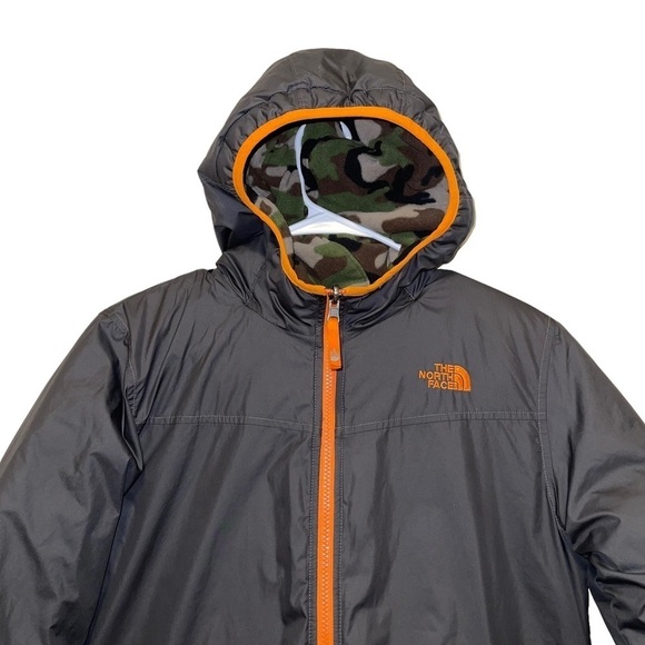 The North Face Boys Reversible Camo Charcoal Jacket Size L - Picture 7 of 12